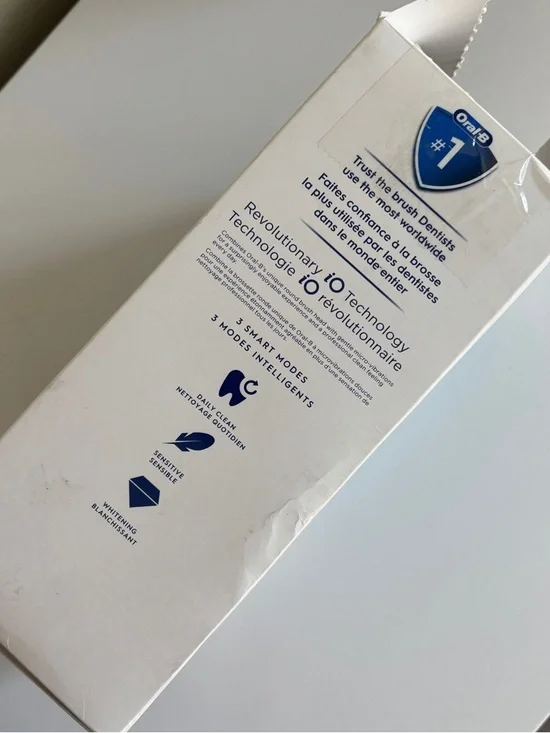 Oral-B iO Series 3 Limited Rechargeable Electric Toothbrush 2 Brush Heads Black - Picture 2 of 7